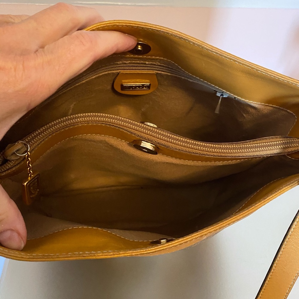 Sold! Authentic monogram Gucci crossbody bag - Picture 12 of 15